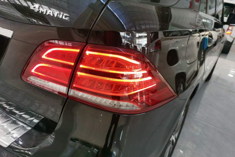 Used Mercedes-Benz GLE 2017 GLE 320 4MATIC Dynamic Model Exterior 3