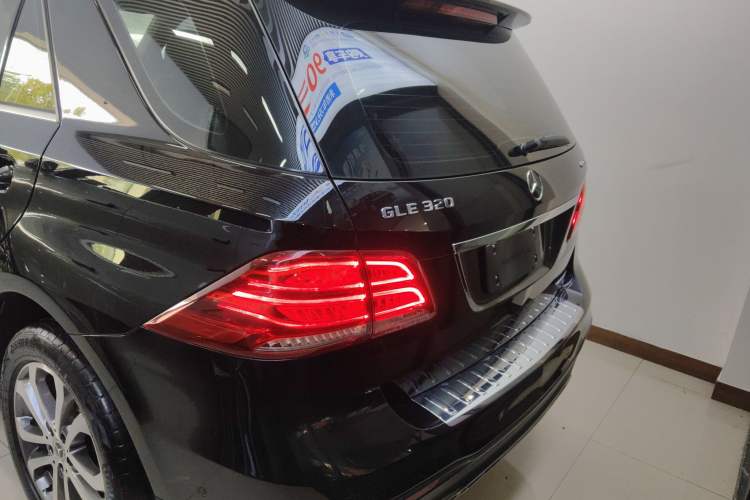 Used Mercedes-Benz GLE 2017 GLE 320 4MATIC Dynamic Model Exterior 4