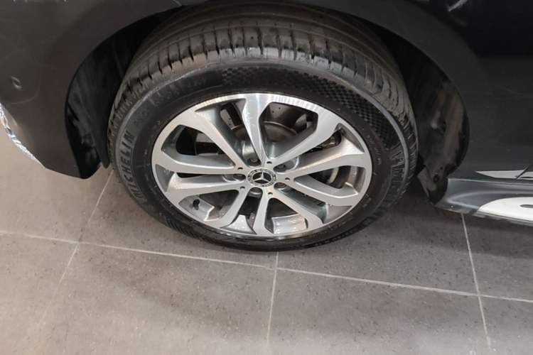 Used Mercedes-Benz GLE 2017 GLE 320 4MATIC Dynamic Model Exterior 4