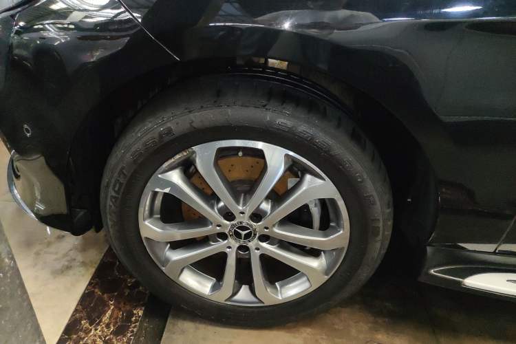Used Mercedes-Benz GLE 2017 GLE 320 4MATIC Dynamic Model Exterior 4