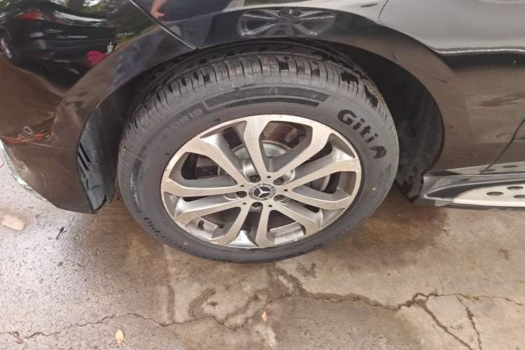 Used Mercedes-Benz GLE 2017 GLE 320 4MATIC Dynamic Model Exterior 4