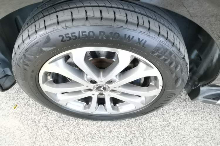 Used Mercedes-Benz GLE 2017 GLE 320 4MATIC Dynamic Model Exterior 4
