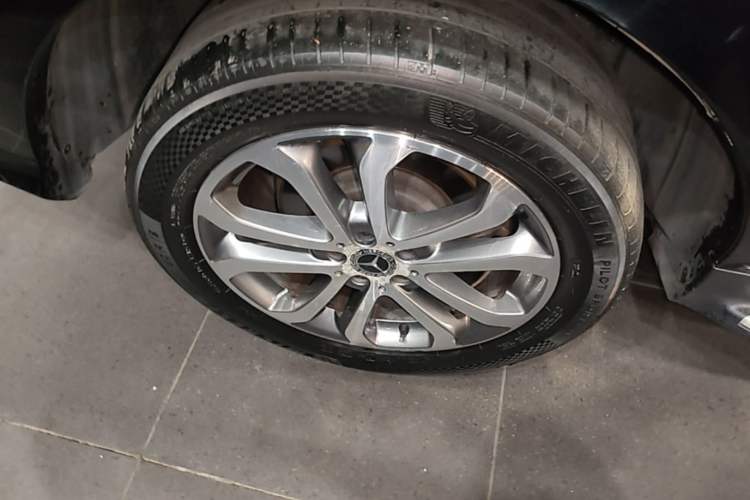 Used Mercedes-Benz GLE 2017 GLE 320 4MATIC Dynamic Model Exterior 5