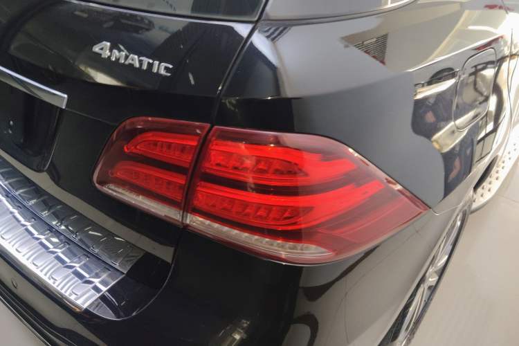 Used Mercedes-Benz GLE 2017 GLE 320 4MATIC Dynamic Model Exterior 6