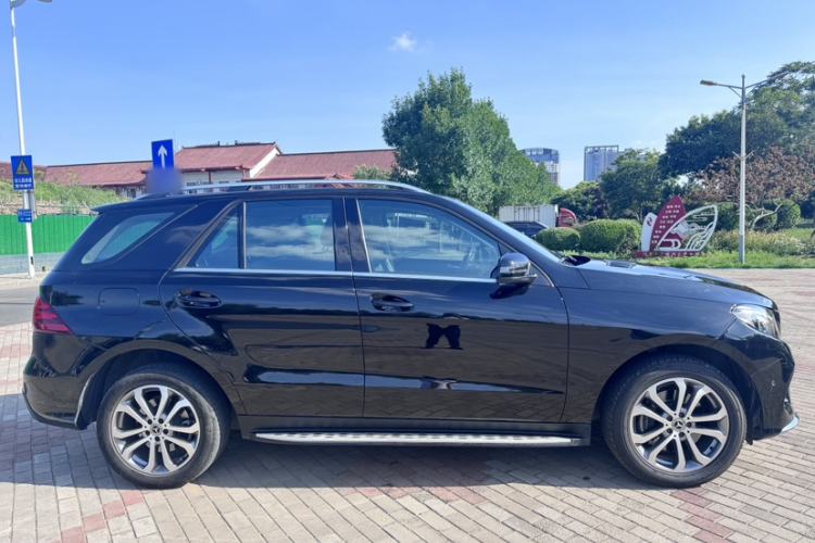 Used Mercedes-Benz GLE 2017 GLE 320 4MATIC Dynamic Model Exterior 9