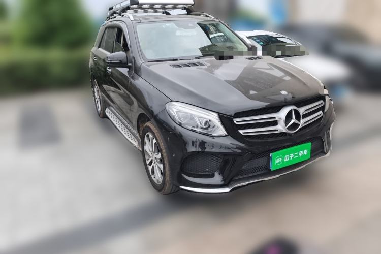 Used Mercedes-Benz GLE 2017 GLE 320 4MATIC Luxury Model Front Right 45 Deg
