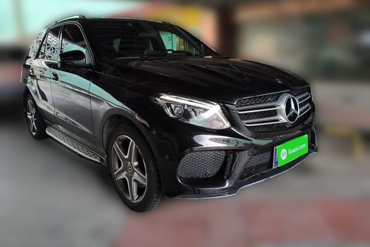 Used Mercedes-Benz GLE 2017 GLE 400 4MATIC Front Right 45 Deg