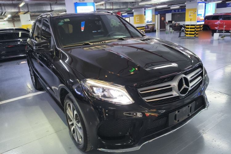 Used Mercedes-Benz GLE 2017 GLE 320 4MATIC Dynamic Model Front Right 45 Deg