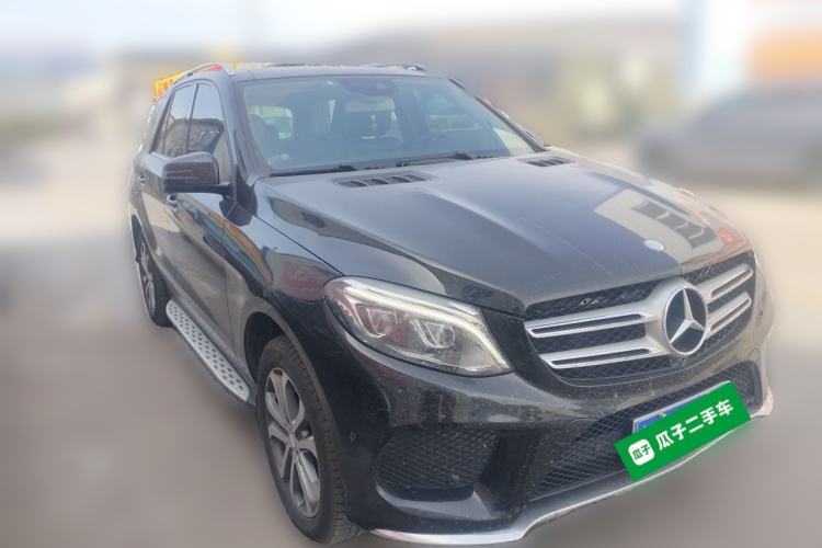 Used Mercedes-Benz GLE 2017 GLE 320 4MATIC Luxury Model Front Right 45 Deg