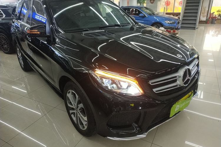 Used Mercedes-Benz GLE 2017 GLE 320 4MATIC Dynamic Model Front Right 45 Deg