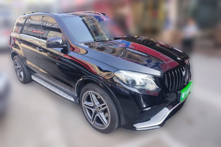 Used Mercedes-Benz GLE 2017 GLE 320 4MATIC Dynamic Model Front Right 45 Deg