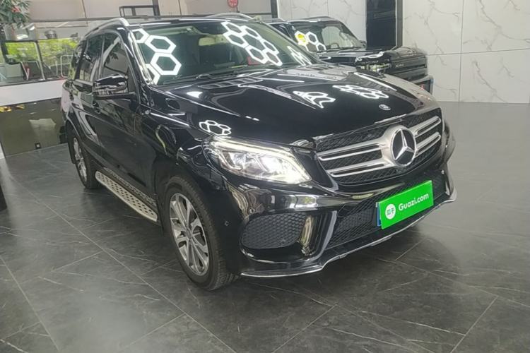 Used Mercedes-Benz GLE 2017 GLE 320 4MATIC Dynamic Model Front Right 45 Deg