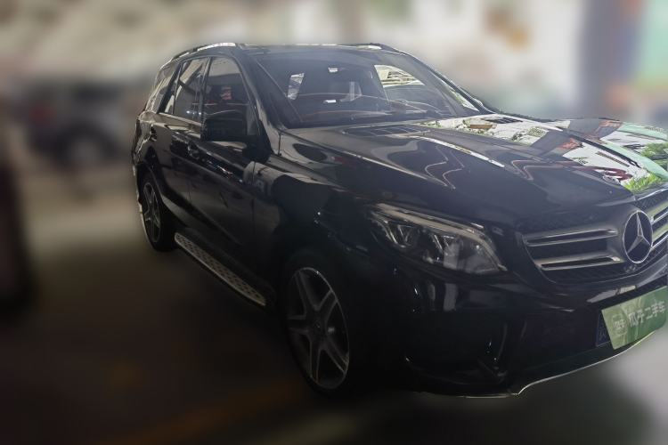 Used Mercedes-Benz GLE 2017 GLE 400 4MATIC Front Right 45 Deg