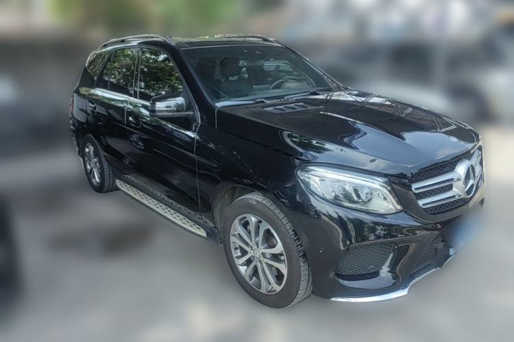 Used Mercedes-Benz GLE 2017 GLE 320 4MATIC Dynamic Model Front Right 45 Deg
