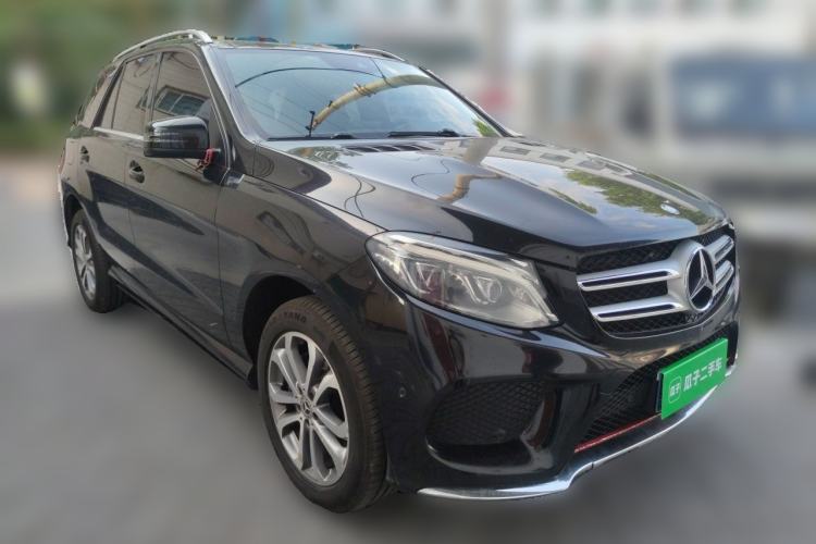 Used Mercedes-Benz GLE 2017 GLE 320 4MATIC Dynamic Model Front Right 45 Deg