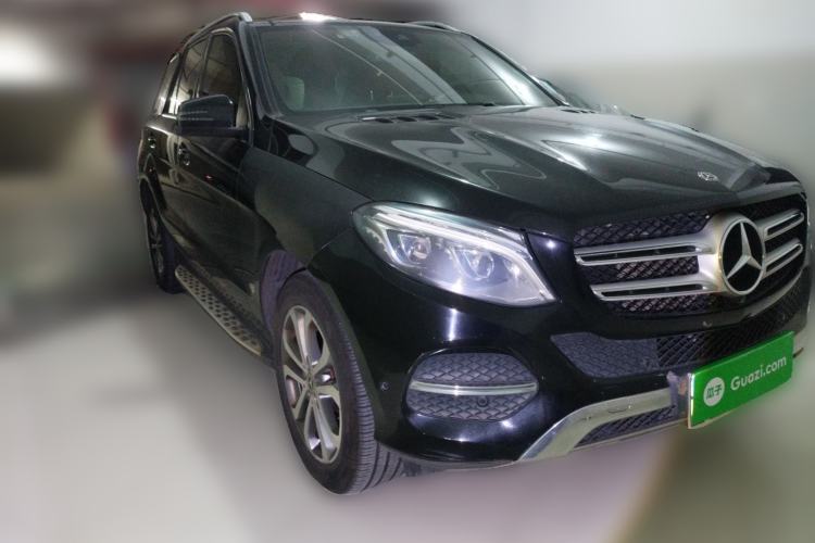 Used Mercedes-Benz GLE  Front Right 45 Deg
