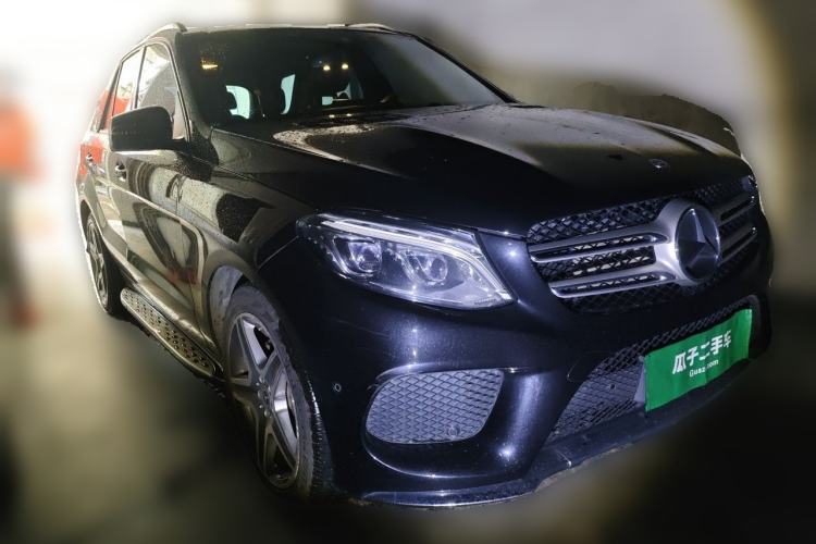 Used Mercedes-Benz GLE 2017 GLE 400 4MATIC Front Right 45 Deg