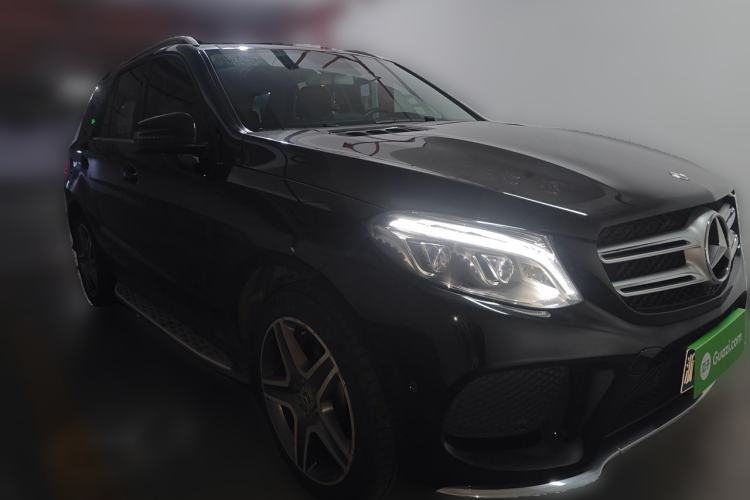 Used Mercedes-Benz GLE 2017 GLE 400 4MATIC Front Right 45 Deg