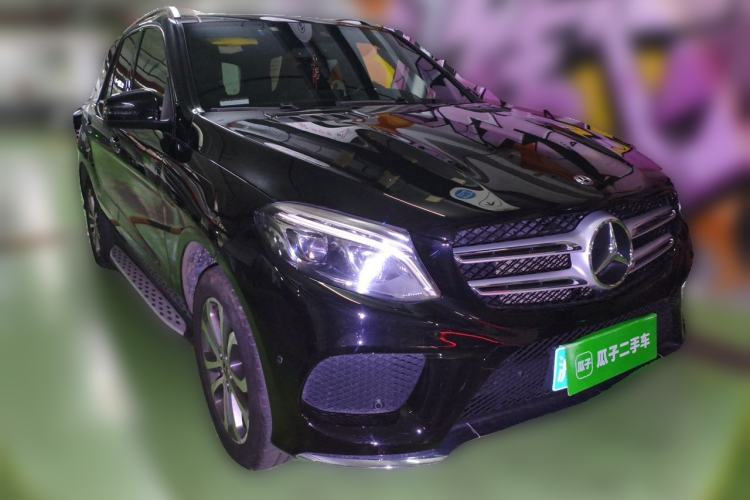 Used Mercedes-Benz GLE 2017 GLE 320 4MATIC Dynamic Model Front Right 45 Deg