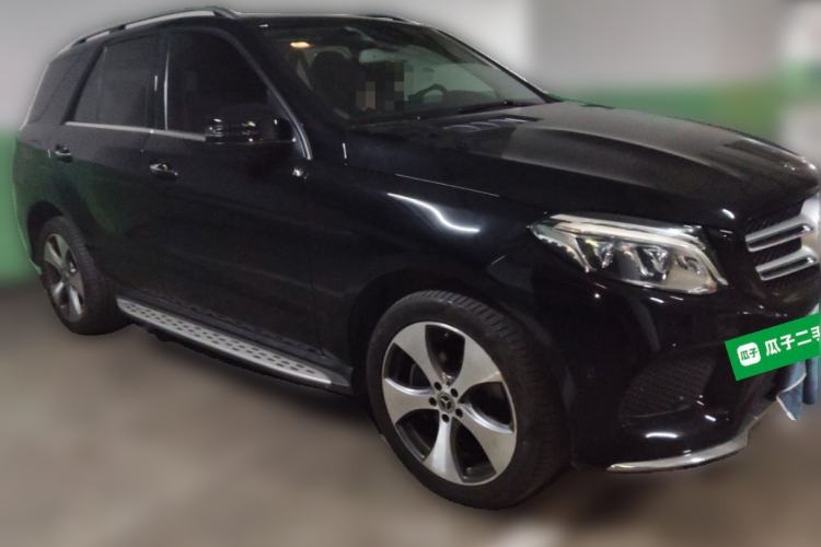 Used Mercedes-Benz GLE  Front Right 45 Deg