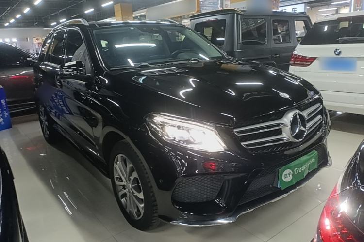 Used Mercedes-Benz GLE 2017 GLE 320 4MATIC Dynamic Model Front Right 45 Deg