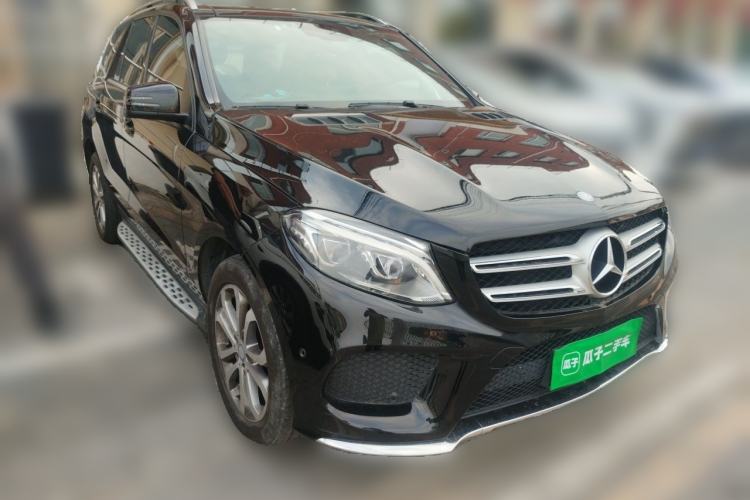 Used Mercedes-Benz GLE 2017 GLE 320 4MATIC Luxury Model Front Right 45 Deg
