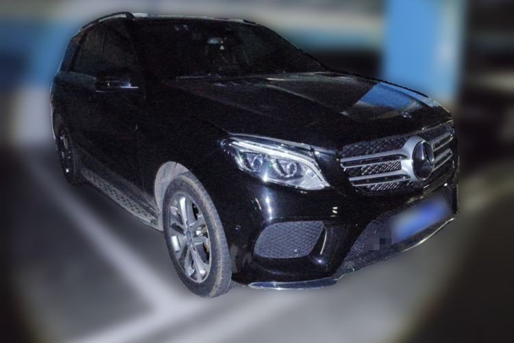 Used Mercedes-Benz GLE 2017 GLE 320 4MATIC Dynamic Model Front Right 45 Deg
