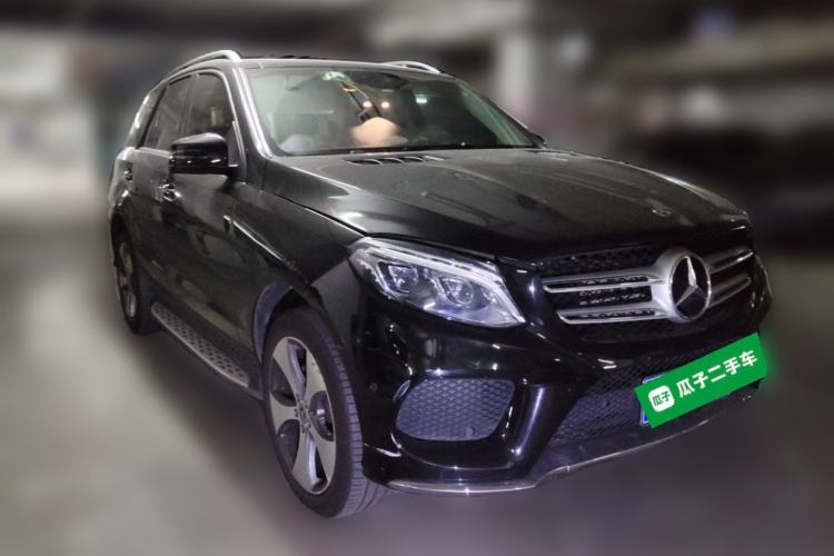 Used Mercedes-Benz GLE 2017 GLE 320 4MATIC Luxury Model Front Right 45 Deg