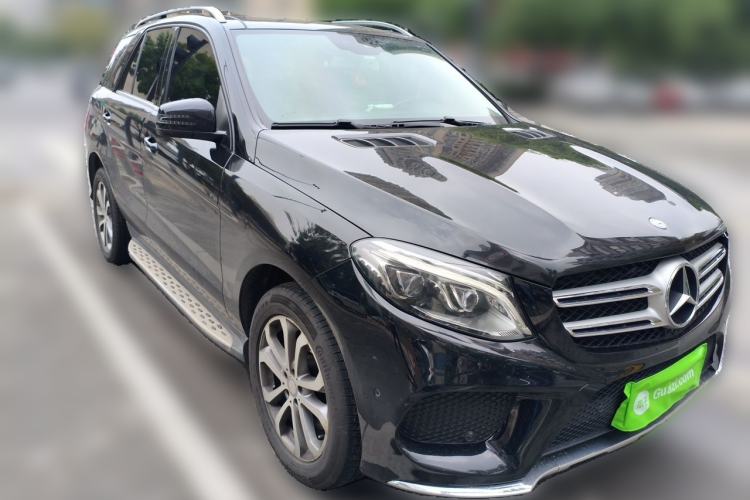 Used Mercedes-Benz GLE 2017 GLE 320 4MATIC Dynamic Model Front Right 45 Deg