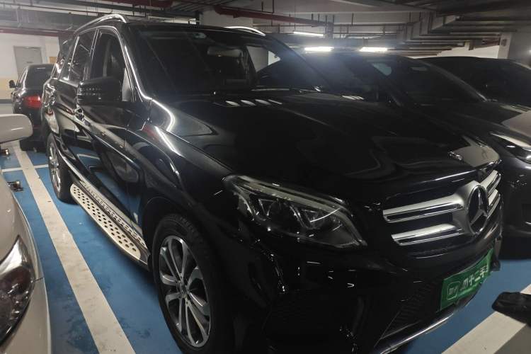 Used Mercedes-Benz GLE 2017 GLE 320 4MATIC Dynamic Model Front Right 45 Deg