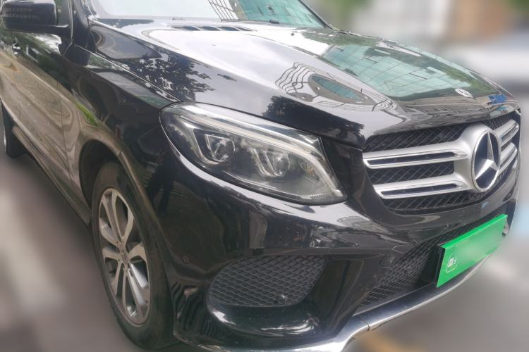 Used Mercedes-Benz GLE 2017 GLE 320 4MATIC Dynamic Model Front Right 45 Deg