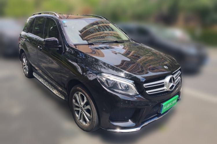 Used Mercedes-Benz GLE 2017 GLE 320 4MATIC Dynamic Model Front Right 45 Deg