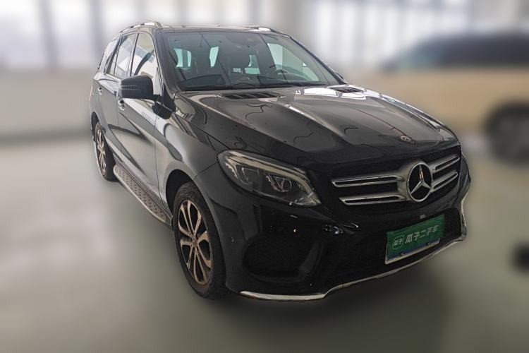 Used Mercedes-Benz GLE 2017 GLE 320 4MATIC Dynamic Model Front Right 45 Deg