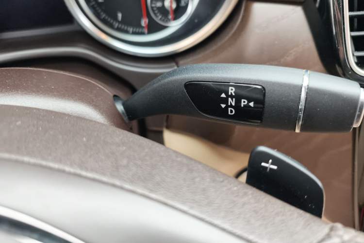 Used Mercedes-Benz GLE 2017 GLE 320 4MATIC Luxury Model Gear Lever