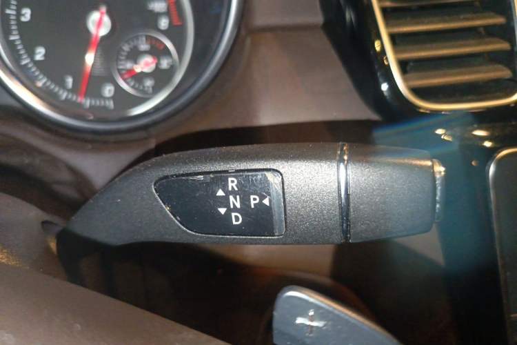 Used Mercedes-Benz GLE 2017 GLE 320 4MATIC Dynamic Model Gear Lever