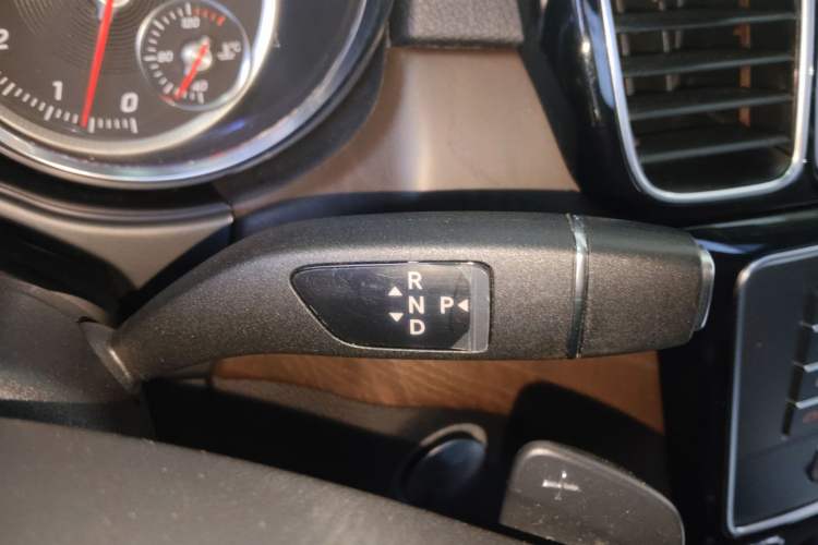 Used Mercedes-Benz GLE 2017 GLE 320 4MATIC Dynamic Model Gear Lever