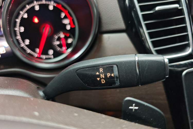 Used Mercedes-Benz GLE 2017 GLE 320 4MATIC Dynamic Model Gear Lever