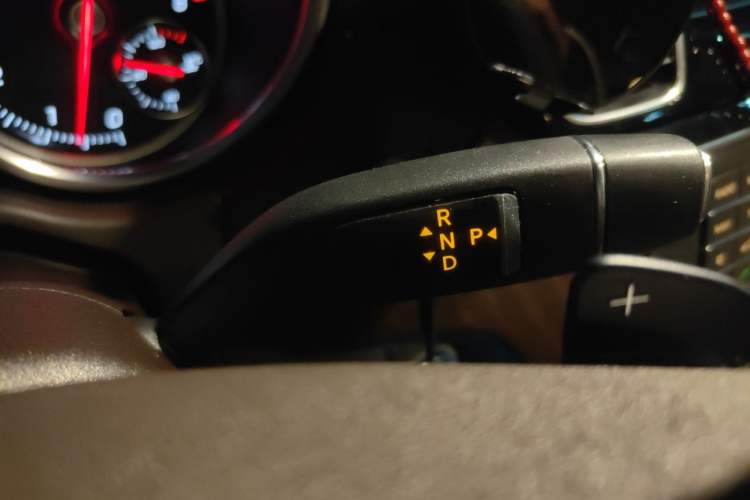 Used Mercedes-Benz GLE 2017 GLE 320 4MATIC Dynamic Model Gear Lever