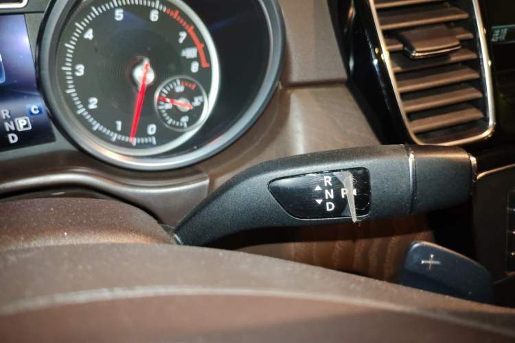 Used Mercedes-Benz GLE 2017 GLE 320 4MATIC Dynamic Model Gear Lever