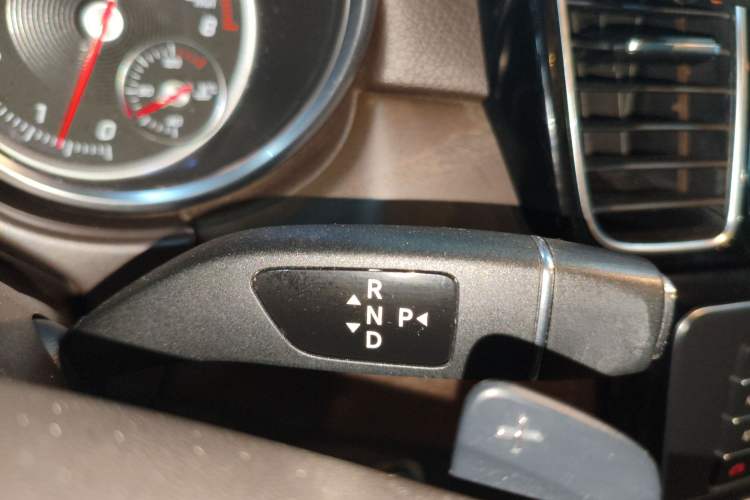 Used Mercedes-Benz GLE 2017 GLE 320 4MATIC Dynamic Model Gear Lever