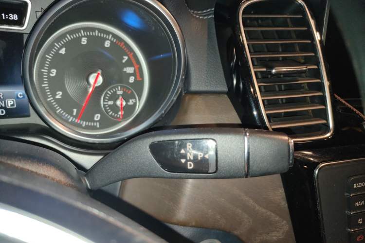 Used Mercedes-Benz GLE 2017 GLE 320 4MATIC Dynamic Model Gear Lever