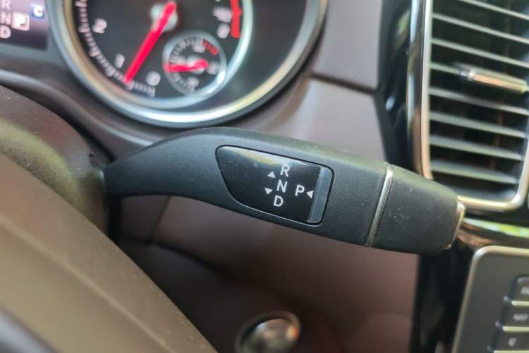 Used Mercedes-Benz GLE 2017 GLE 320 4MATIC Dynamic Model Gear Lever