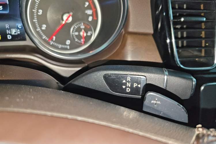 Used Mercedes-Benz GLE 2017 GLE 320 4MATIC Dynamic Model Gear Lever
