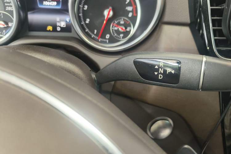 Used Mercedes-Benz GLE 2017 GLE 320 4MATIC Luxury Model Gear Lever