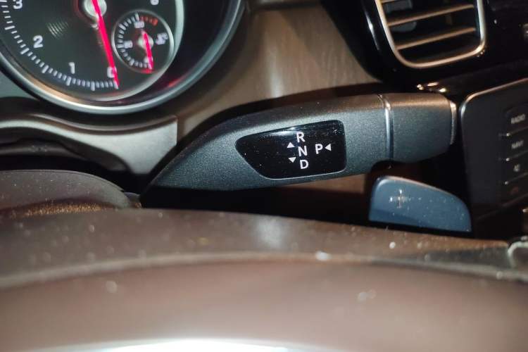 Used Mercedes-Benz GLE 2017 GLE 320 4MATIC Dynamic Model Gear Lever