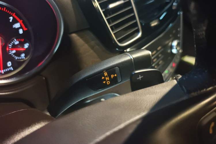 Used Mercedes-Benz GLE 2017 GLE 320 4MATIC Dynamic Model Gear Lever