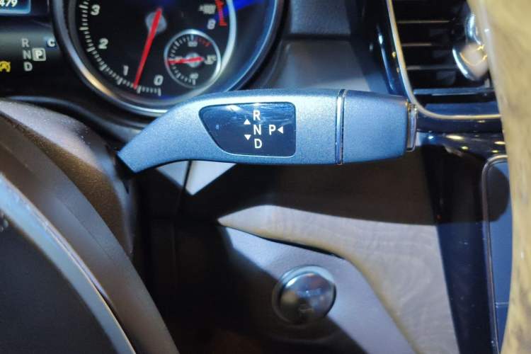 Used Mercedes-Benz GLE 2017 GLE 320 4MATIC Dynamic Model Gear Lever