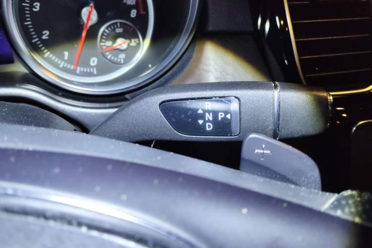 Used Mercedes-Benz GLE 2017 GLE 320 4MATIC Luxury Model Gear Lever