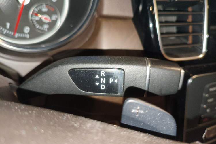 Used Mercedes-Benz GLE 2017 GLE 320 4MATIC Dynamic Model Gear Lever