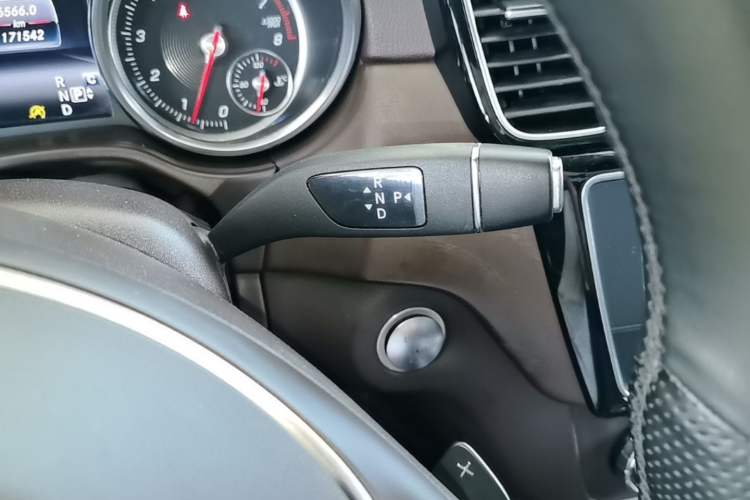 Used Mercedes-Benz GLE 2017 GLE 320 4MATIC Dynamic Model Gear Lever